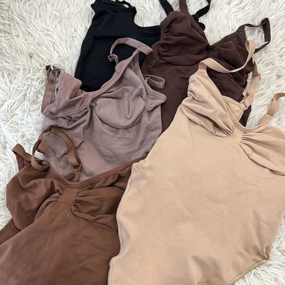 Skims sculpting thong Bodysuit seamless nwot - Picture 1 of 7